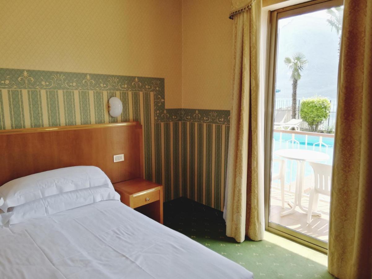 Hotel Splendid Palace Limone sul Garda Exterior photo