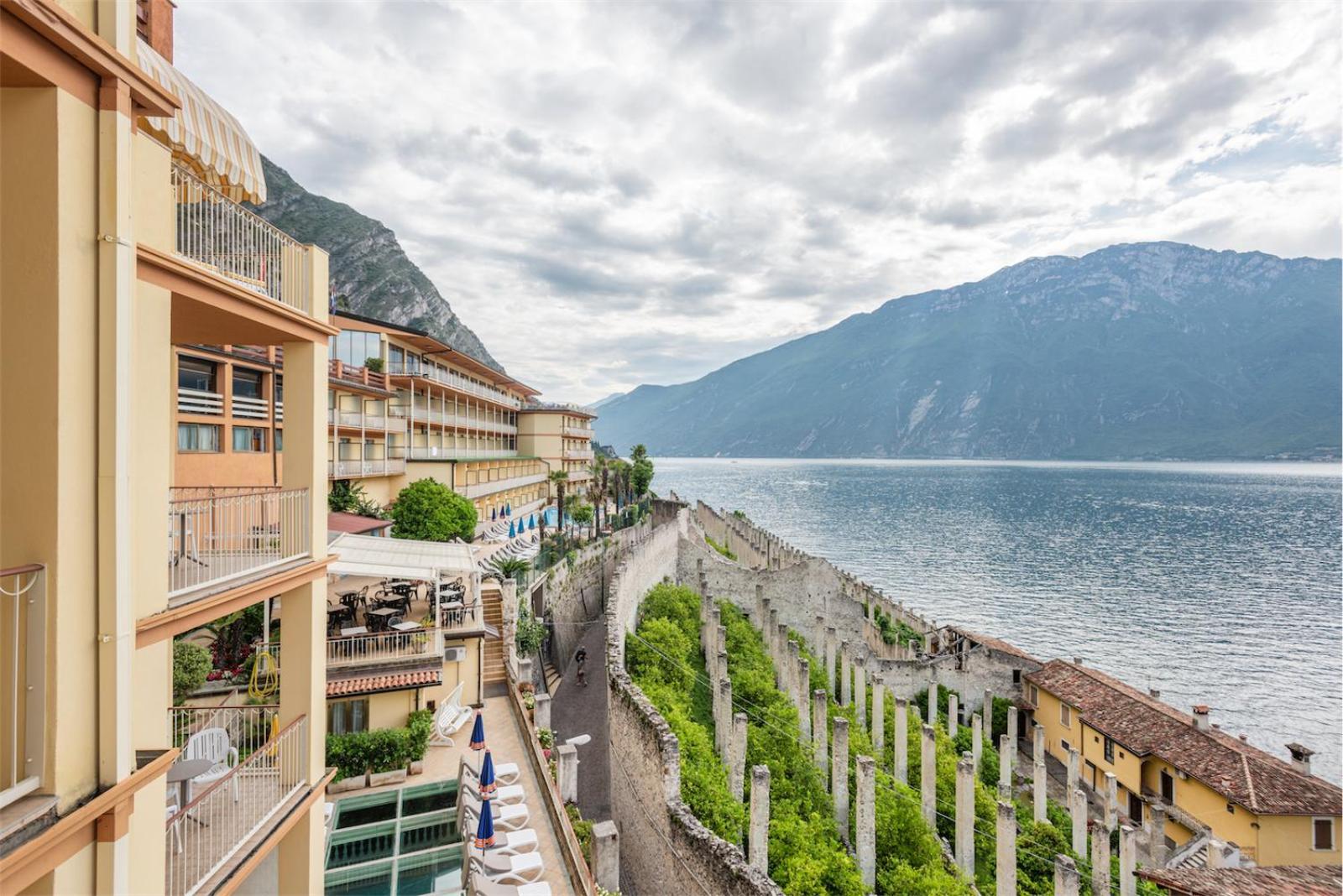 Hotel Splendid Palace Limone sul Garda Exterior photo
